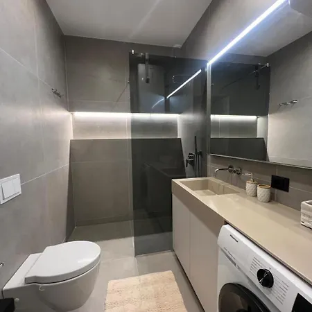 Comfort Apartamento Tirana